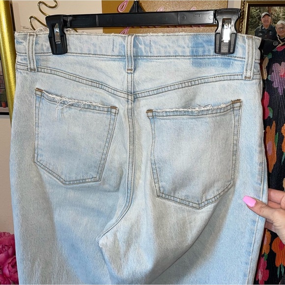 Abercrombie & Fitch 90s Straight Ultra High Rise Jean - Picture 8 of 9